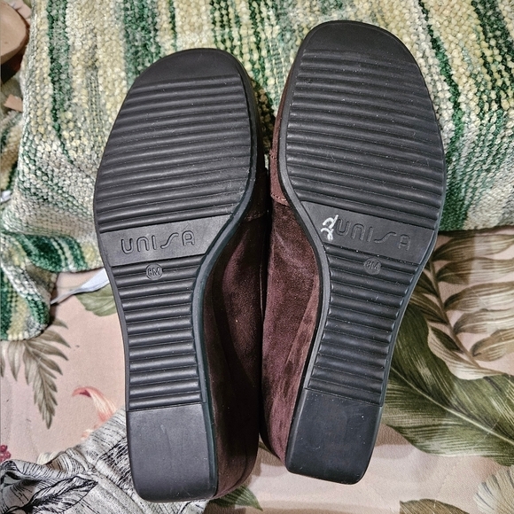 #314 UNISA- Brown Suede Wedged Heeled. SIZE: 8 M - Picture 3 of 7